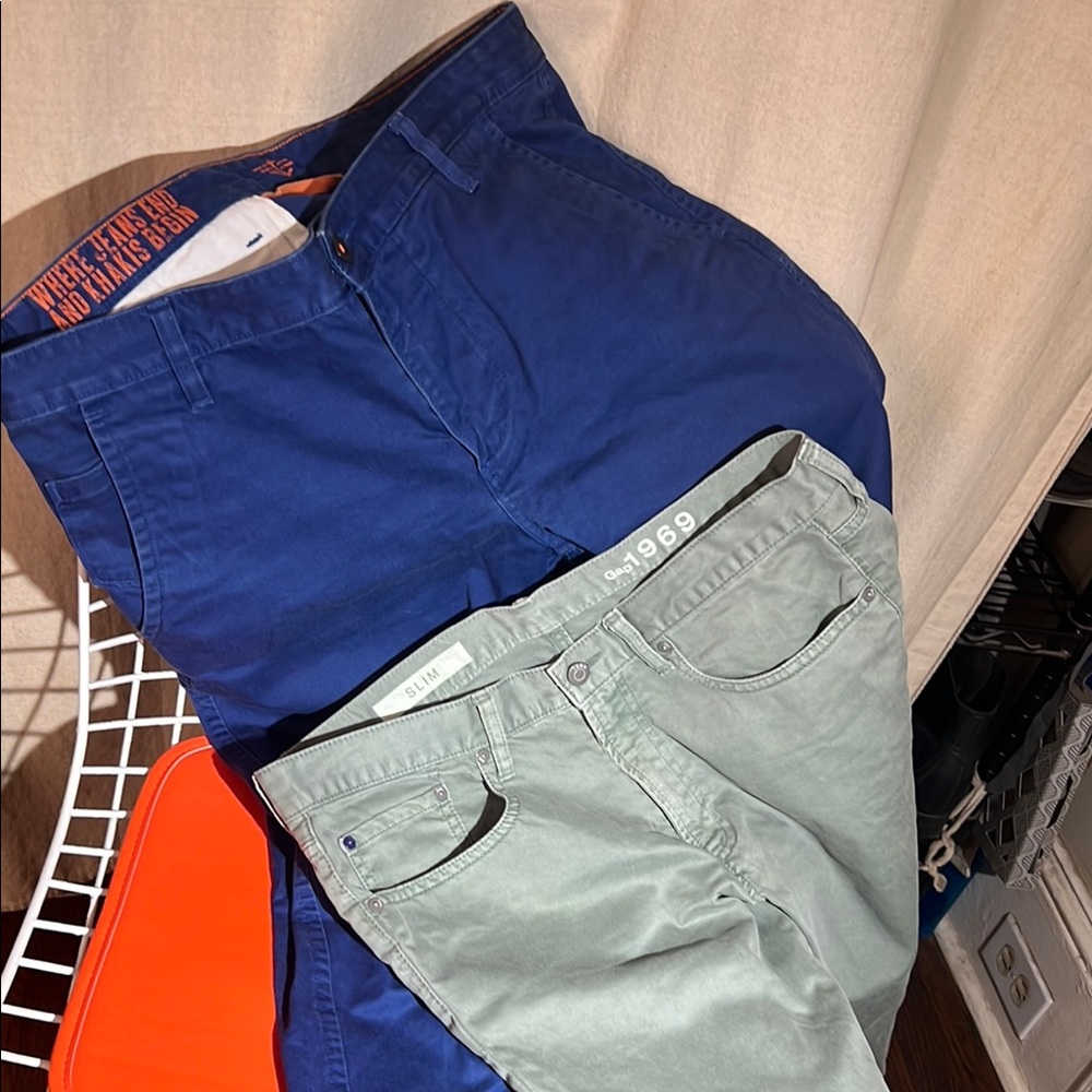 2 Men's Chinos in Navy and Khaki